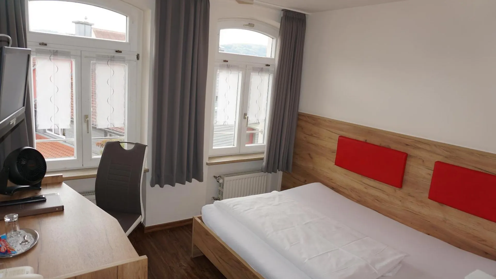 Gasthof Zum Goldenen Lamm Wettelsheim 4*,